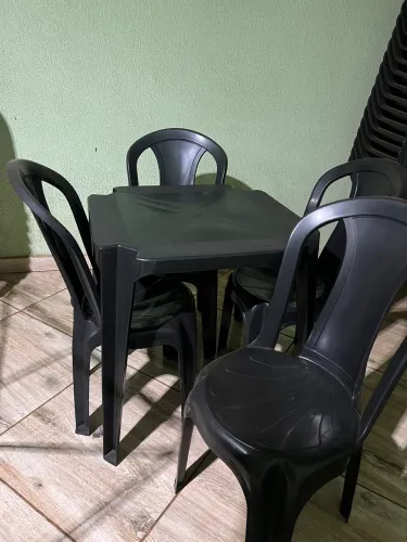 Kit Mesa 4 Cadeiras Conjunto Plástico Jogo Inmetro 182kg