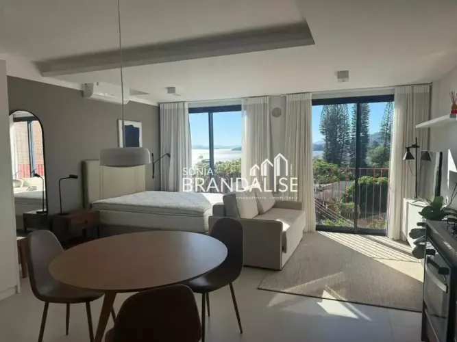Studio mobiliado, com vista mar, pronto para morar!