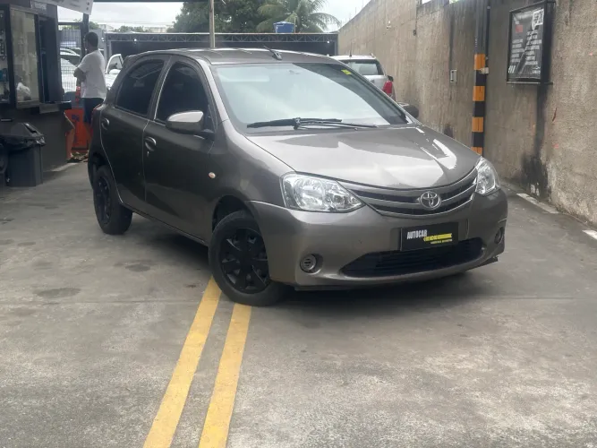 Toyota Etios X 1.3 Flex 16V 5P Mec. 2017