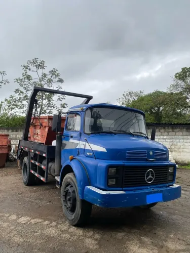 Caminhão Poliguindaste Mercedes 1113