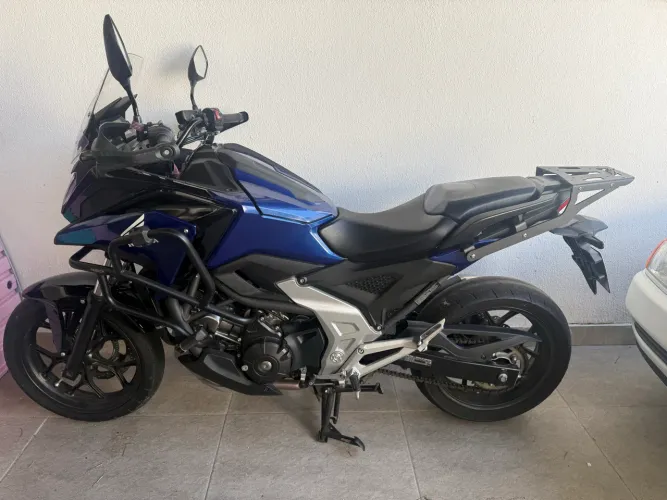 Vendo Nc750x com apenas 9000km