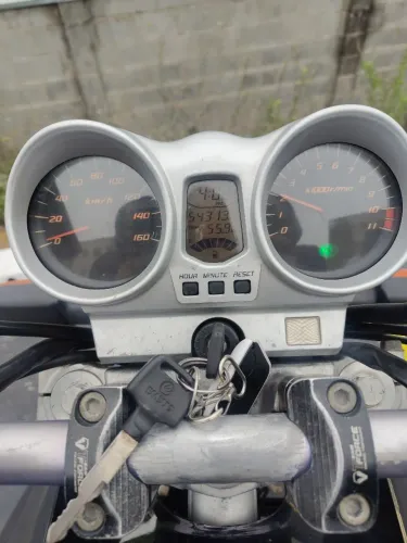 Vendo ou troco Twister 250c 