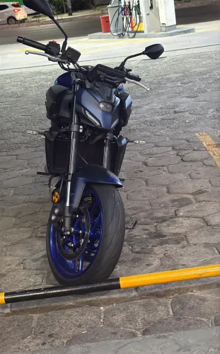 Vendo MT 07 zero 800 KM