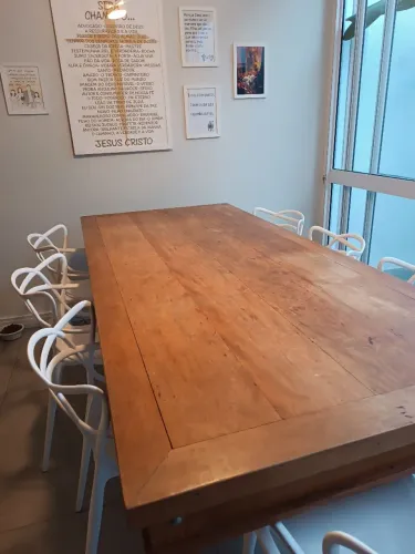 Mesa em Peroba Rosa linda