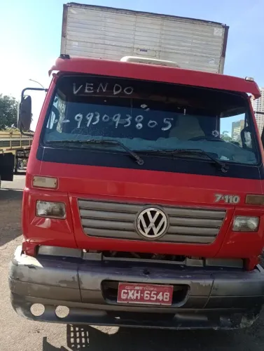 Vendo caminhão 130.000 baú 5,5m