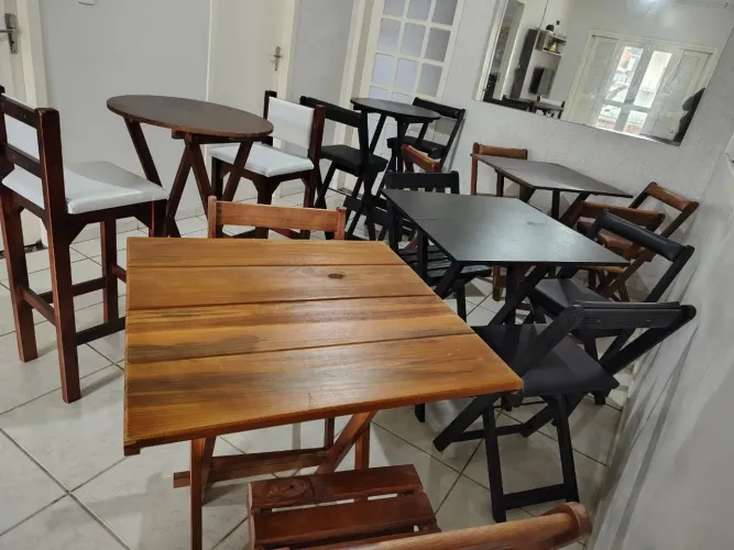 Distribuidora de mesas e cadeiras. Atacado e varejo Pagamento somente na entrega