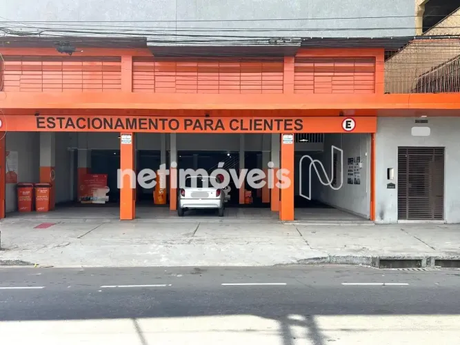Loja à venda na Avenida Silva Lobo alugada com renda garantida