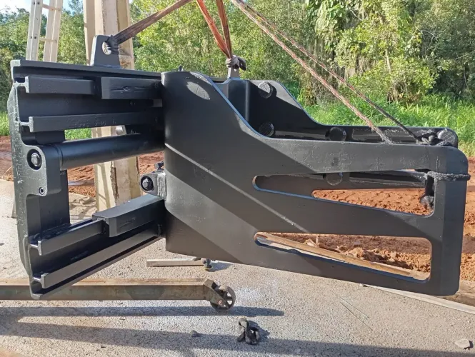 Clamps ( Garra/Pinça)para Fardos