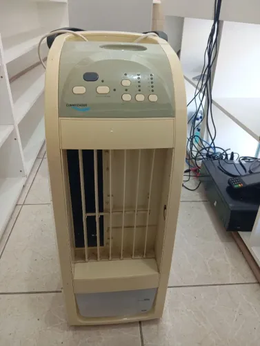 Climatizador , ótimo para ambientes fechados .