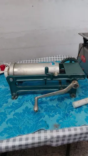 Maquina de moer carne e canhão para linguiça