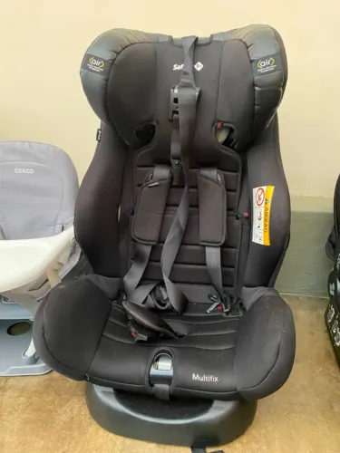 Cadeirinha Safety 1st. 0 a 36kg com isofix