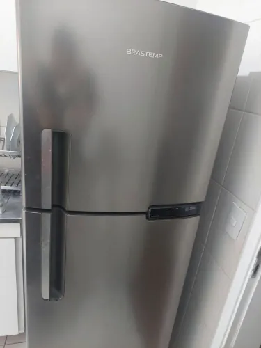 Geladeira Brastemp frostfree cinza em ótimo estado