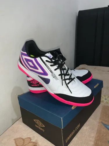 Tênis de futsal Umbro pro5