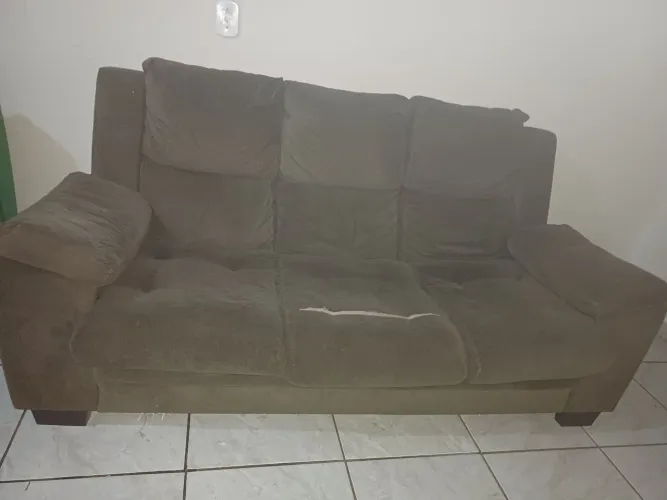 Vendo sofá usado em ótimo estado , venda por motivo de mudança