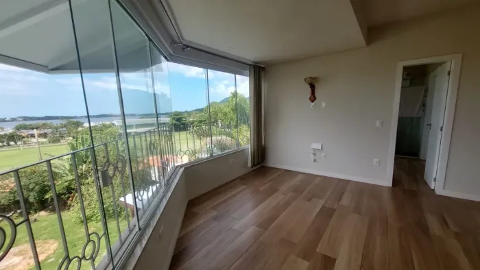 Casa com 3 quartos no bairro Lagoa da conceição