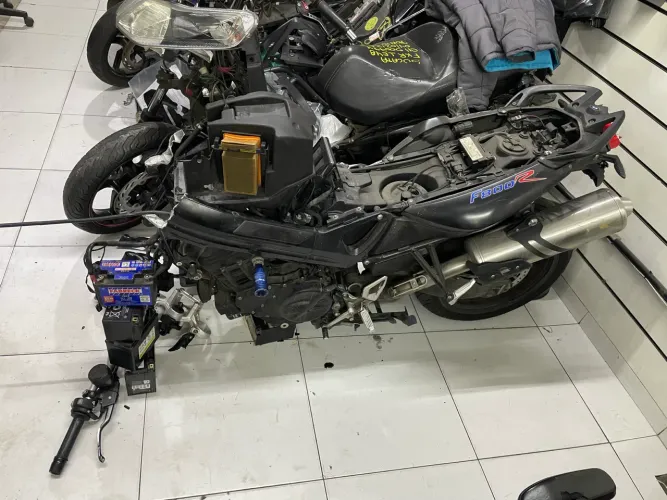 Peças F800R  2017 - Sucata disponível para retirada de peças 