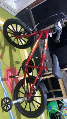 Bicicleta de criança novinha 