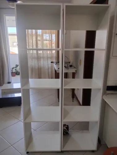 Estantes Brancas em MDF - Ótimo Estado