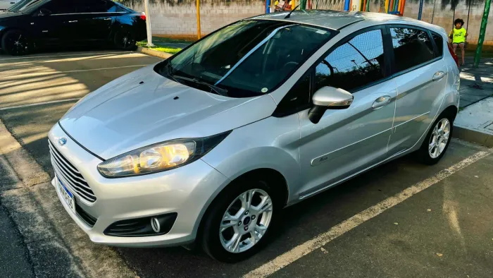 Ford Fiesta SEL 1.6 16V Flex Mec. 5P 2017