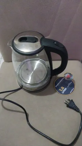 Vendo uma excelente chaleira elétrica da Britânia 