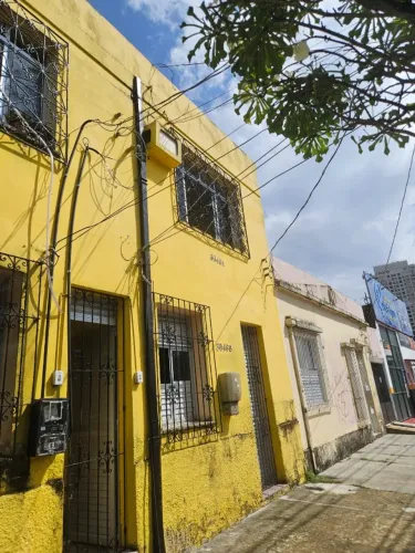 Casa nos altos na Caripunas com 9 de Janeiro na Cremação com 2 quartos.