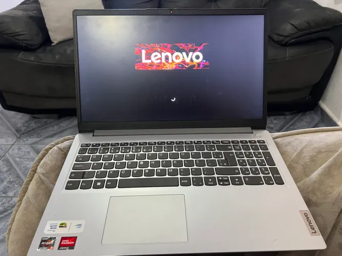 Notebook Lenovo Ideadpad 1 ryzen 5 7520u 8gb ram 512gb SSD