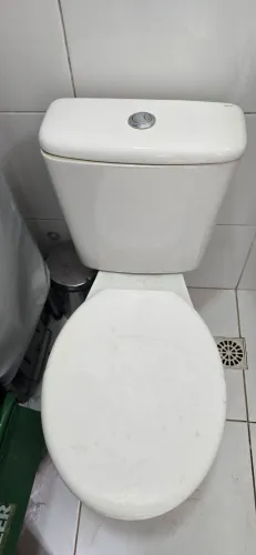 Bacia com caixa acoplada Deca Izi