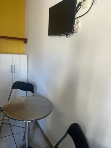 Kitnet Itapuã mob 1700 com Ar + vent teto e 1500 sem Ar + caução ,incluso luz/ água/ iptu