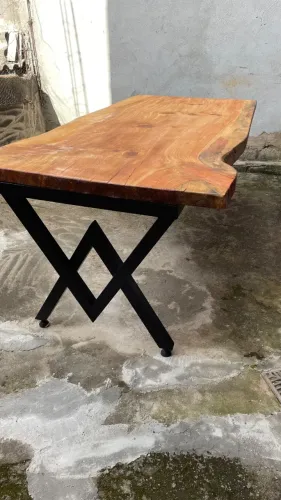 Mesa de Madeira estilo industrial
