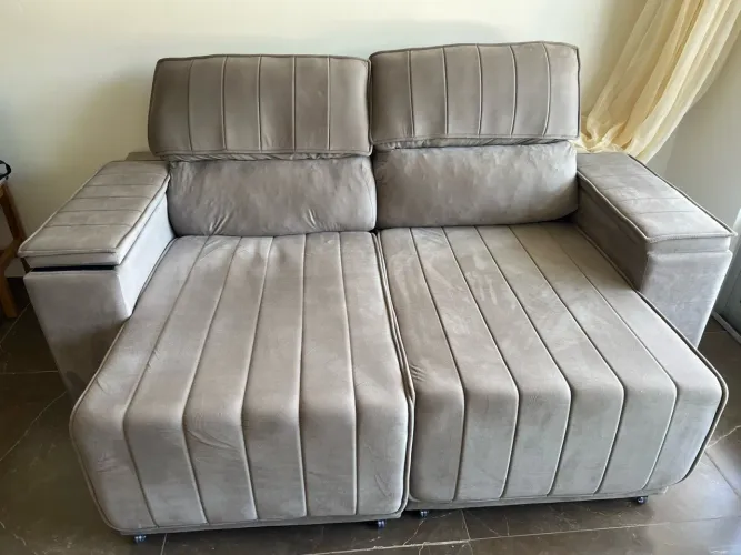 Sofá retrátil com chaise - 1,90 m - apenas 4 meses de uso
