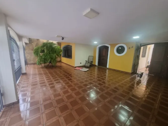 Casa para venda e locação em Mirandópolis com 5 quartos, sendo 3 suítes, 248m²