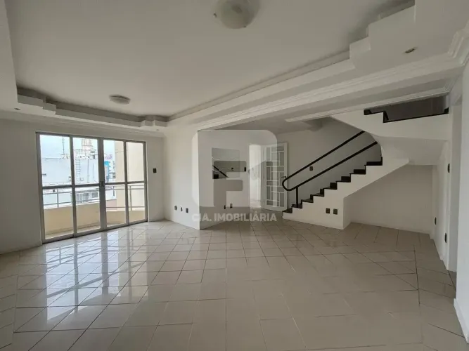 Duplex para venda possui 194 metros quadrados com 5 quartos em Trindade - Florianópolis - 