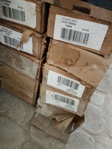 Vendo rodapés de madeira