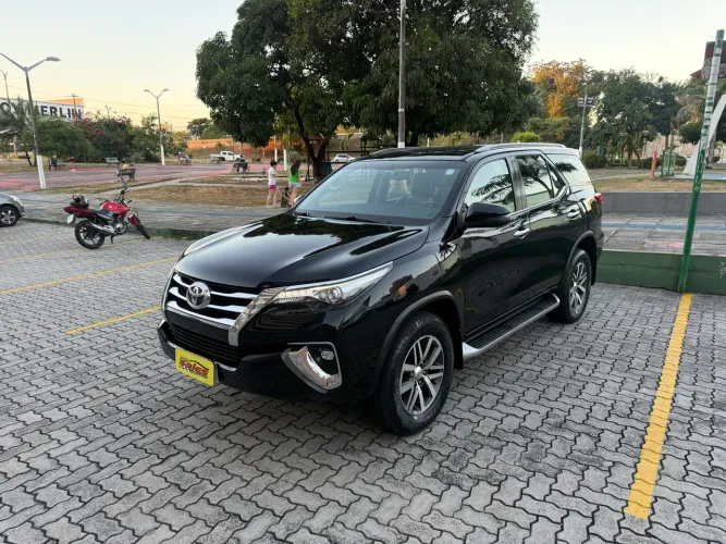 Toyota Hilux SW4 SRX 4X4 2.8 TDI 16V Dies. Aut. 2018