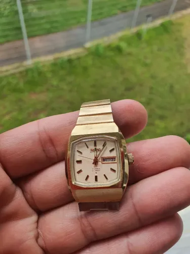 VENDO OU TROCO SEMIJÓIAS,RELÓGIOS E BIJUTERIAS BANHADOS A OURO 18k E PRATA BAIXA!!!!!