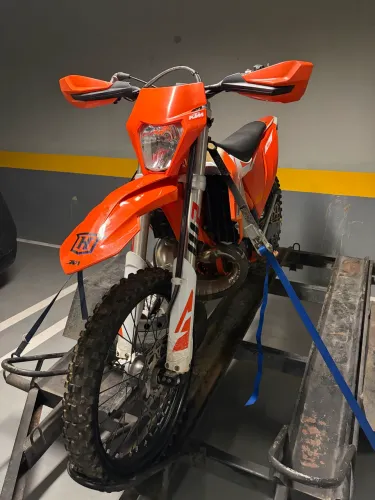 Vendo ktm 300 2023 com apenas 67 hs