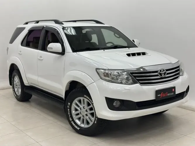 Toyota Hilux SW4 SRV D4-d 4X4 3.0 TDI Dies. AUT 2012