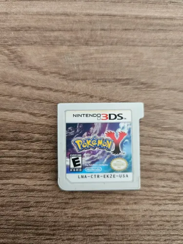 Pokémon Y - Só cartucho