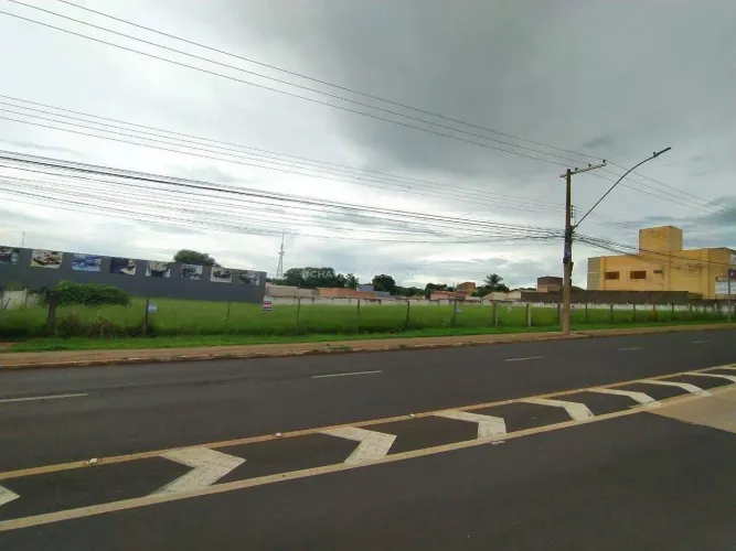 Terreno à venda com 397 m², próximo à UPA do Parque do Mirante.