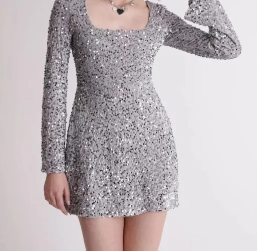 Vestido de veludo com paetês novo