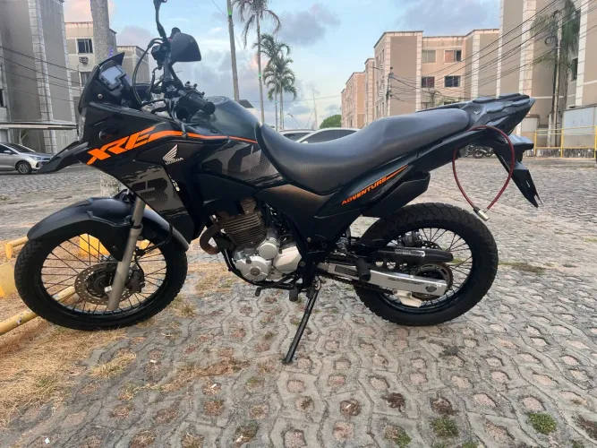 Xre 300 abs 2021 emplacada