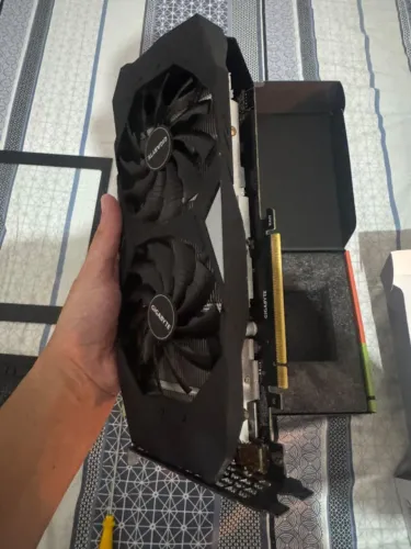 RTX 2060 Super 8 GB VRAM (Preferência em troca por superior)