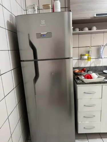 Geladeira Electrolux pra vim pega na kenedy toda ok