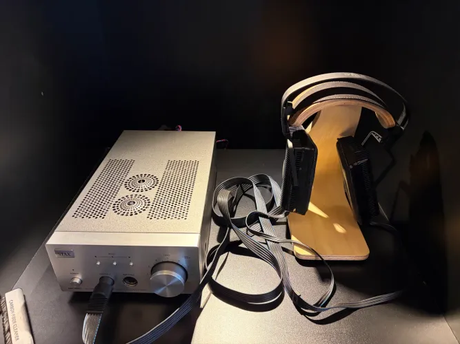 Fone de ouvido Stax SR-L300 com Amp Stax SRM-006Ts