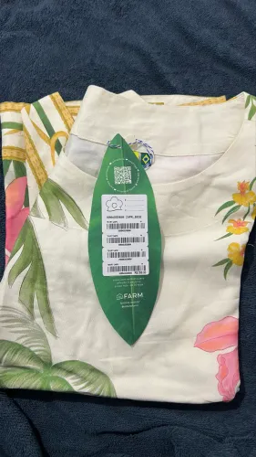 tshirt capri FARM nunca usada