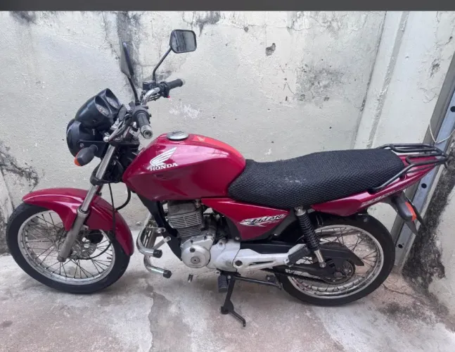 Vende moto cg titan 150