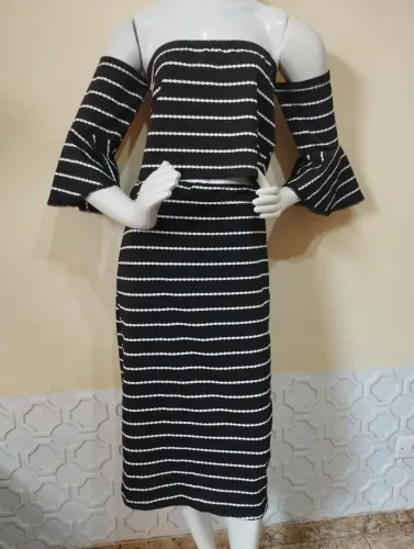 Conjunto saia e cropped novo 