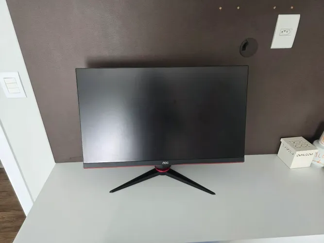 Monitor Gamer AOC 24" Full HD 144Hz - Excelente estado