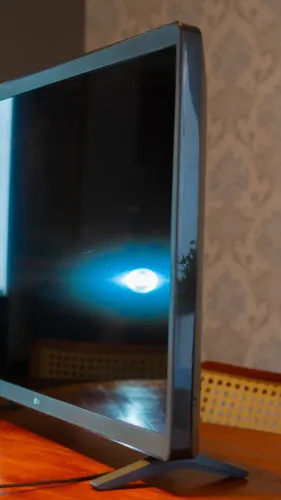 TV LG 32 - SMART, Controle, pé e Suporte