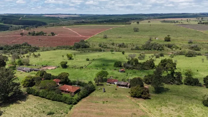 *EXCELENTE FAZENDA A VENDA EM AVARÉ-SP* ?? Dupla Aptidão: Pecuária e Agricultura Área Tota